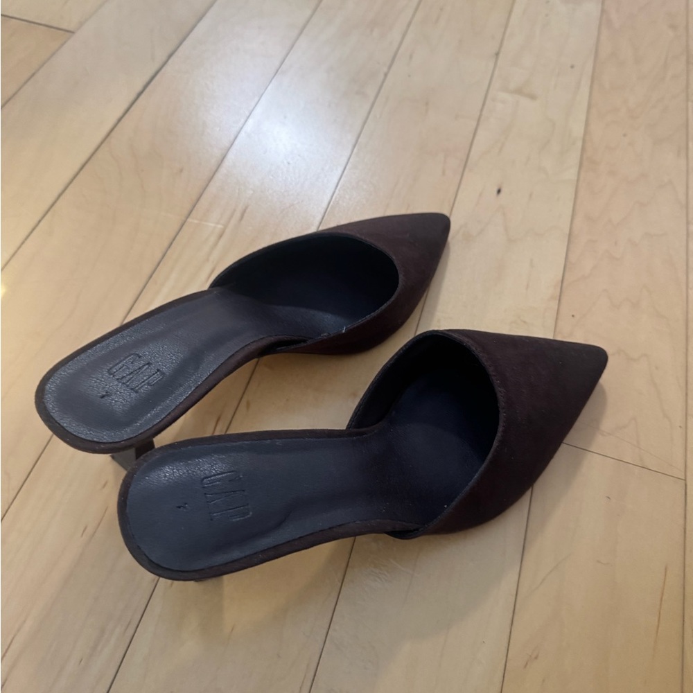 GAP Brown Suede Pointed Toe Kitten Heel Mules Size 7
